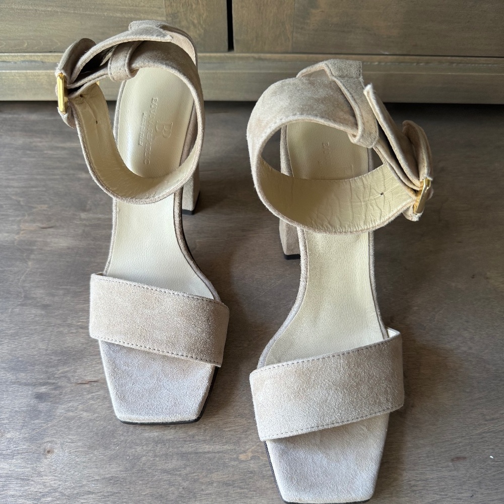 Banana Republic Suede Sandals